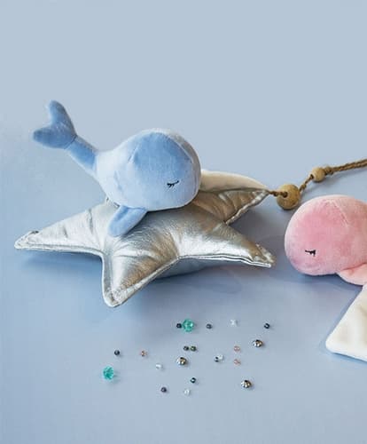 Coffret cadeau Doudou - Peluche baleine bleue 15 cm