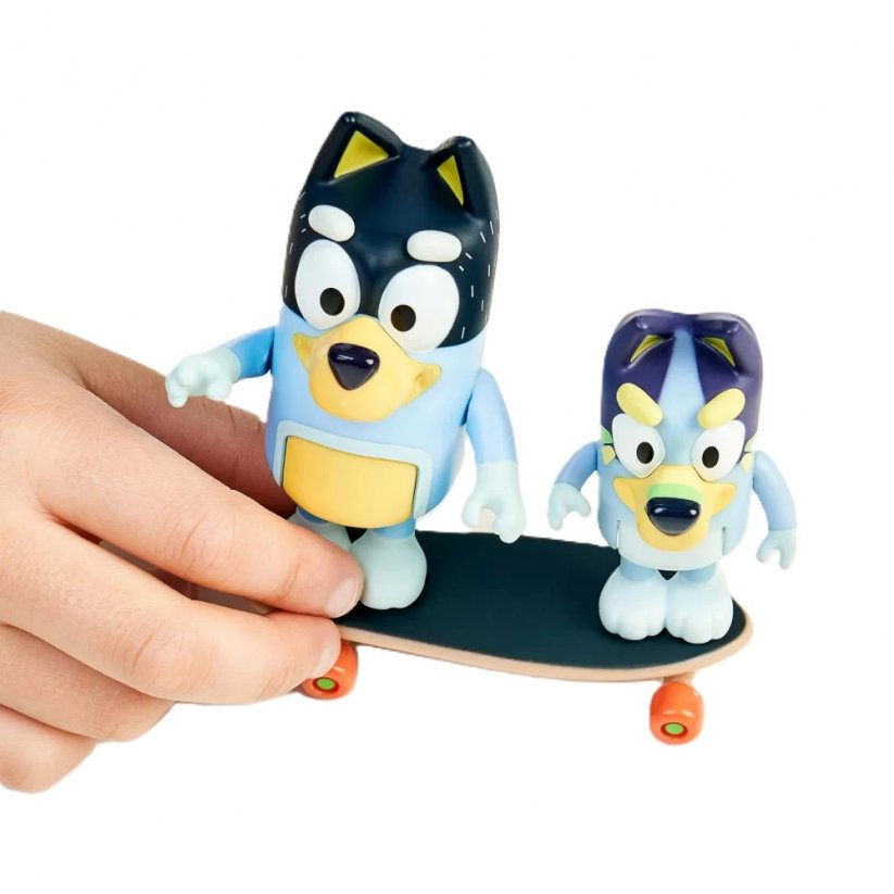 Bluey 2 figures Bluey&Bandit skateboard