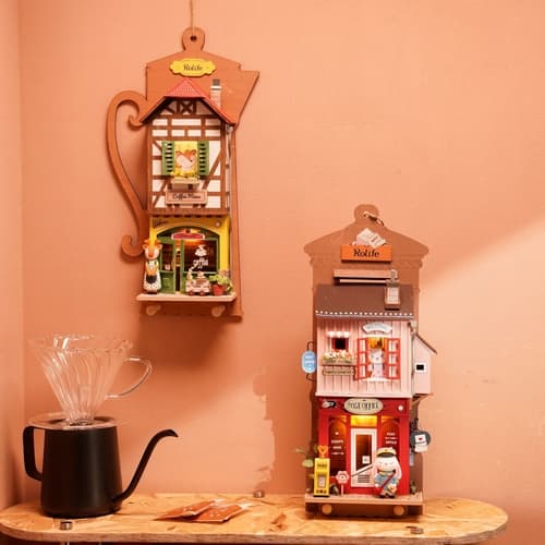 Casa en miniatura RoboTime para colgar en la cafetería Lazy