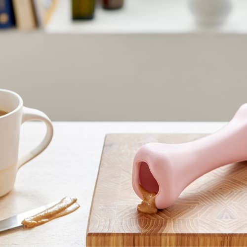 Beco Treat Bone Hračka pro psy růžová 17,5cm