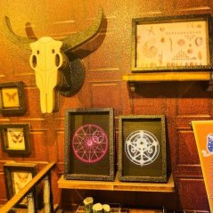 2Kids Toys Zarážka na knihy Domek kouzelnice Miry