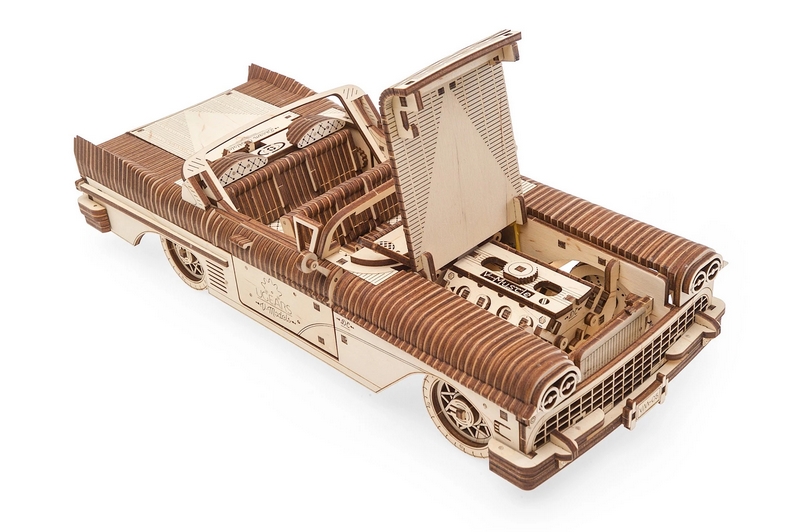 Ugears 3D dřevěné mechanické puzzle VM-05 Auto (50's convertible)