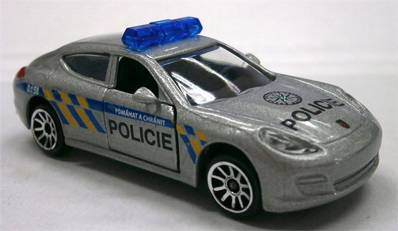 Majorette police clearance car
