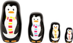 Famille de pingouins Matryoshka à petit pied