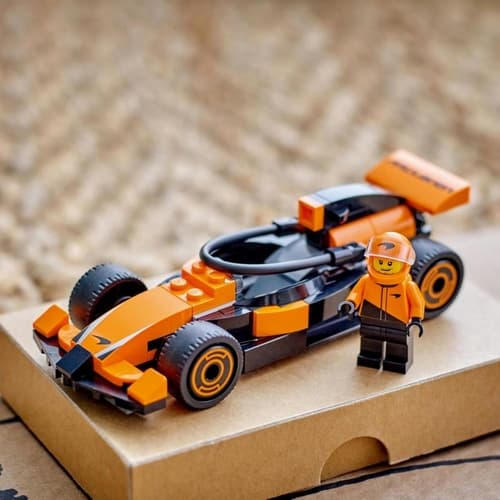Lego City 60442  Jezdec F1® se závodním vozem McLaren