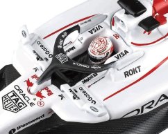 Bburago – RACE Formule F1 Oracle Red Bull Racing RB21 (2025) s helmou, #1 Max Verstappen, 1:18