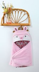 Doudou Pluszowy różowy koc z kapturem Boh'aime 70 cm