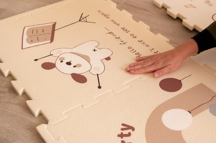 2Kids Toys Podložka na hraní Zvířecí párty 9 dílů