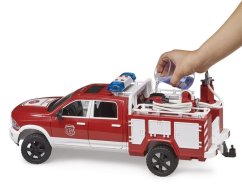 Bruder 2544 hasičské auto RAM 2500 se světlem a zvukem