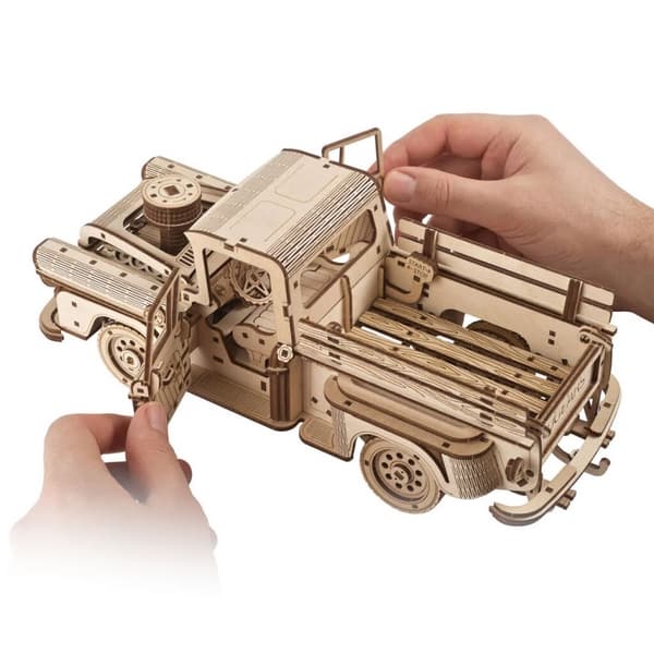 Ugears 3D Puzzle mecanic din lemn American Truck (Pick-up)