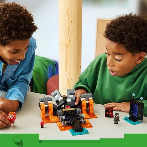 LEGO® Minecraft® 21590 Souboj s Witherem