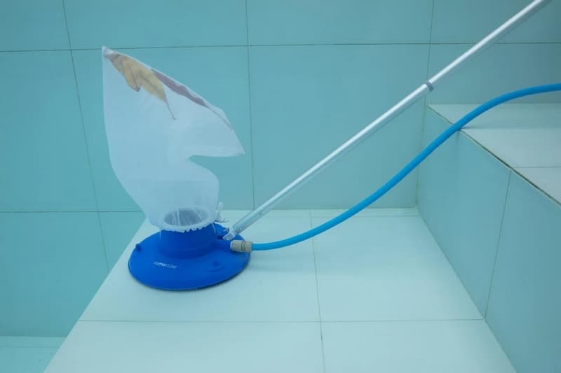 Aspirateur de piscine Flowclear AquaSuction