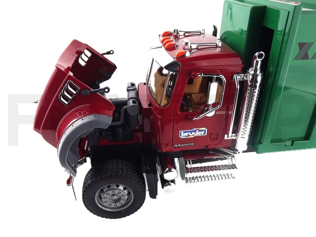 Bruder 2812 Nákladní auto MACK Granit popelář