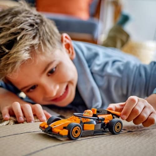Lego City 60442  Jezdec F1® se závodním vozem McLaren
