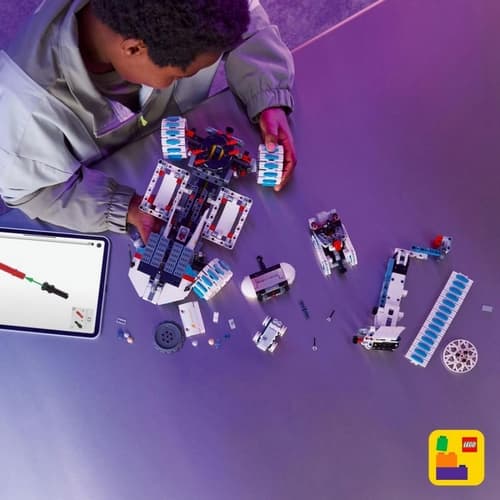 Lego Technic 42211 Lunární rover Lunar Outpost™