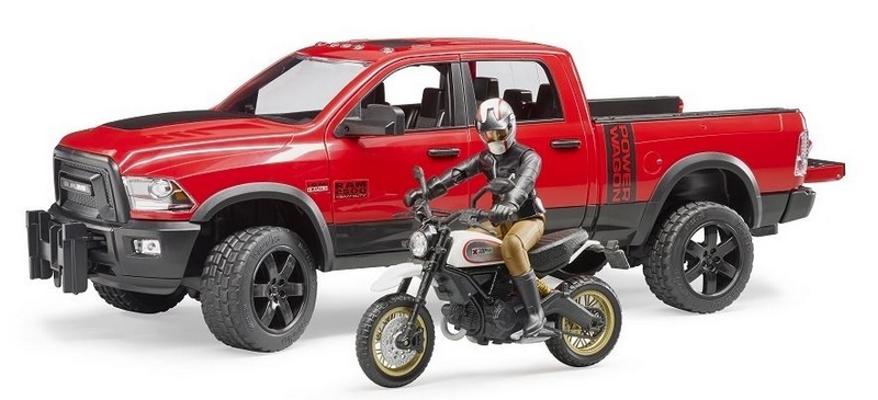 Bruder 2502 Mașină off-road RAM cu motocicletă și figurină