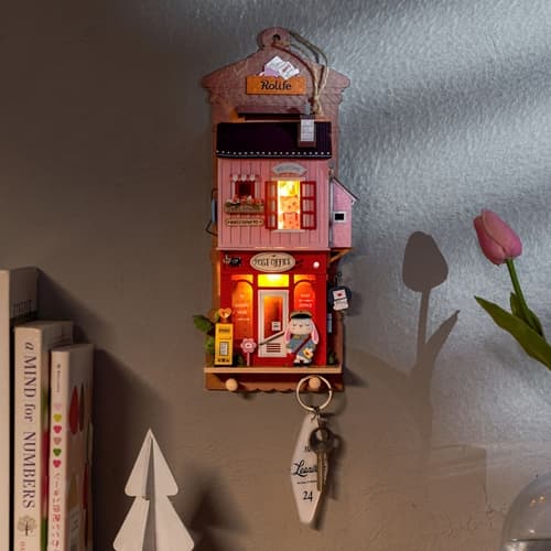 Miniatúrny domček RoboTime na zavesenie pošty