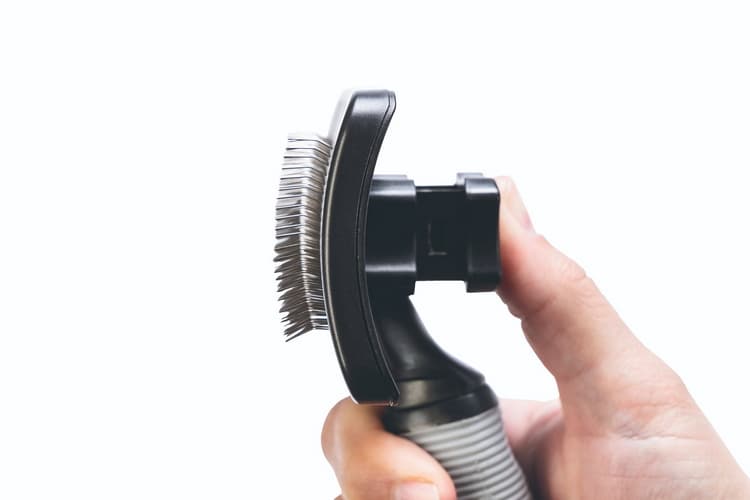 Beeztees Samočisticí kartáč pro psy velký Černá/šedá 19x10,5x5cm