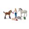 Schleich 42486 Látogató orvos kancával és csikóval