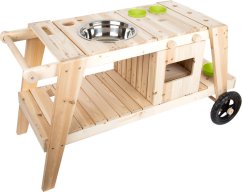 Cuisine d'extérieur en bois pour petits pieds
