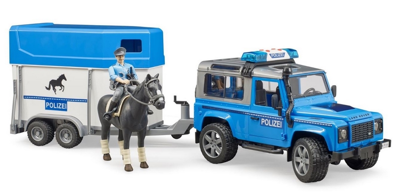 Bruder 2588 rendőrségi Land Rover lószállítóval és rendőrrel