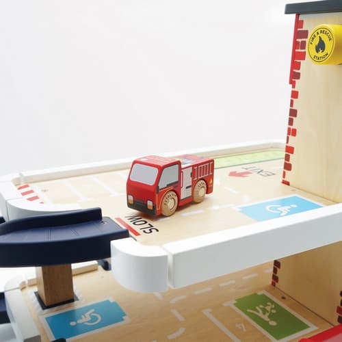 Garaje de bomberos y rescate Le Toy Van