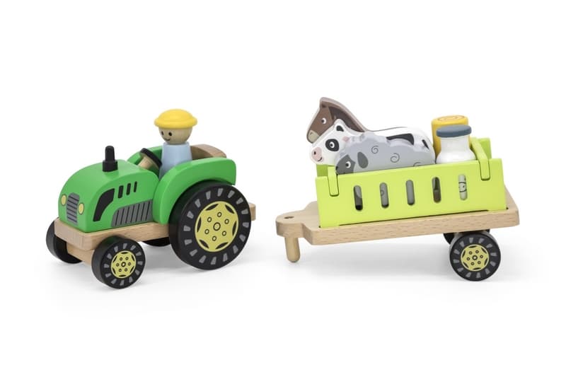 Drevený traktor so zvieratami