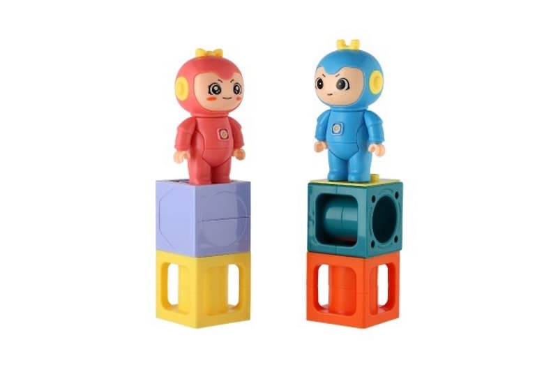 Piste magnétique avec figurines en plastique 102pcs en boîte