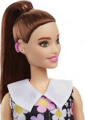 Modelka Barbie - sukienka ze stokrotkami