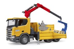 Bruder 3551 Scania Super 560R építőipari teherautó daruval és 2 raklapokkal