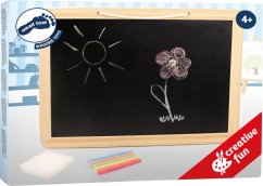 Tableau noir à petits pieds avec craie et éponge