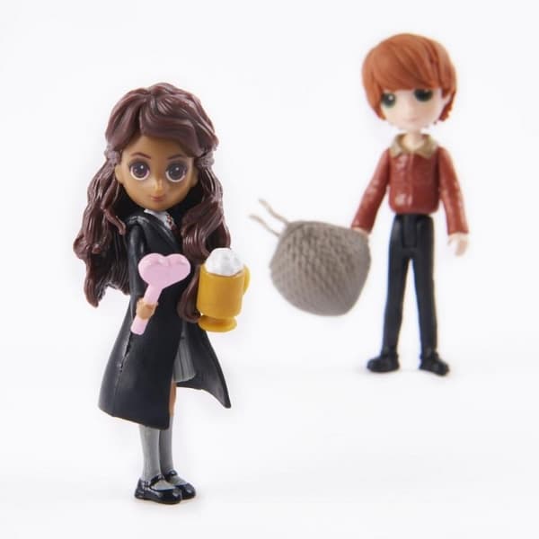 Harry Potter™ CONFEZIONE DOPPIA DI FIGURE CON ACCESSORI RON E PAVARTI