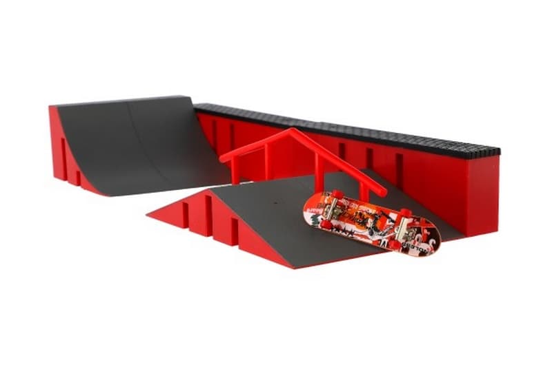 Skatepark - skateboard prstový šroubovací plast v krabici