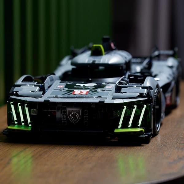 LEGO® Technic PEUGEOT 9X8 24H Le Mans Hypercar hibrid LEGO® Technic