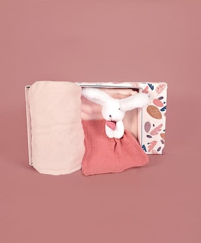 Set de regalo Doudou Happy Rabbit con una bufanda y un saco de dormir rosa