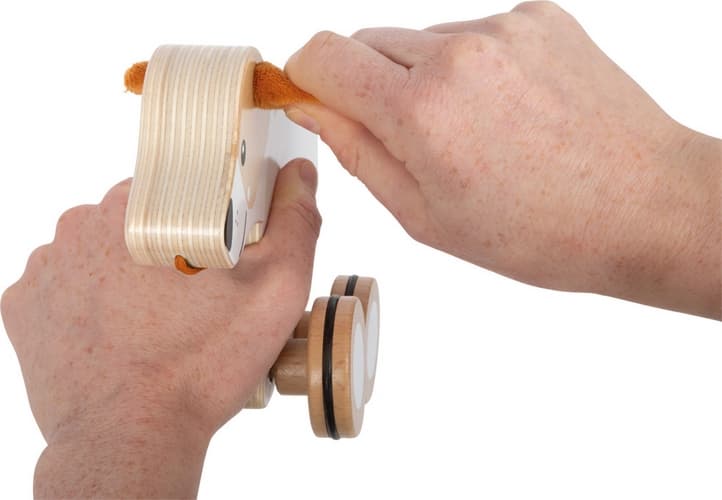 small foot Dřevěná tahací hračka Pejsek se šustivými oušky