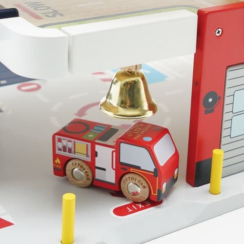 Garajul de pompieri și salvare Le Toy Van