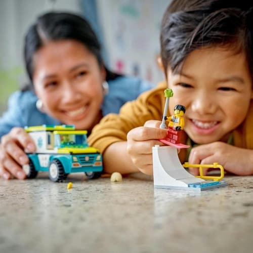 LEGO® City (60403) Ambulanță și snowboarder