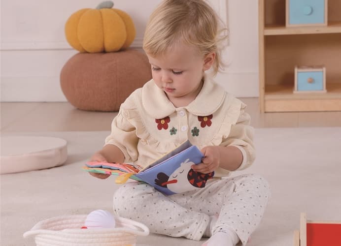 2Kids Toys Montessori set hraček pro nejmenší 5m+