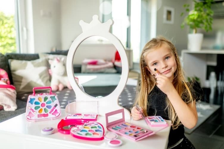 Set de maquillaje infantil paleta beauted con espejo con cierre magnético 11x14,5x1cm en foil