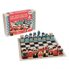 Petit Collage Drevený šach v pohybe