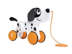 Dalmatien tirant une voiture