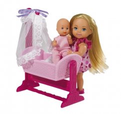 Muñeca Evi con bebé en la cuna