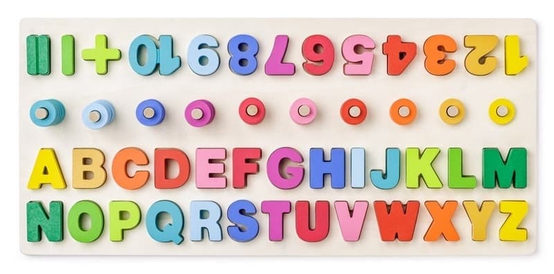 Woody Tableau didactique avec comptage, lettres et chiffres
