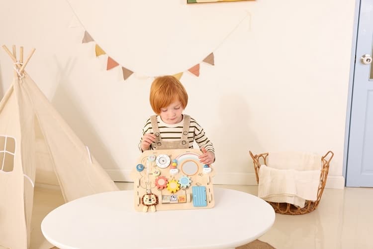 2Kids Toys Activity board Lvíčkův dům