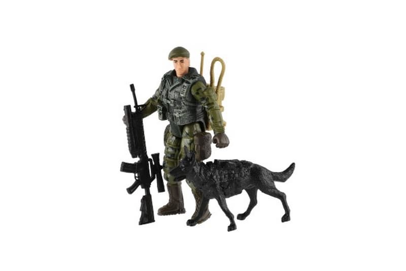 Készlet katonák kutyával tartozékokkal 12db műanyag zacskóban