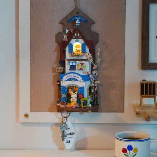 Casa en miniatura RoboTime para colgar Villa en la isla