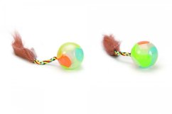 Beeztees Hračka pro kočky barevný míček s ocáskem 4,5cm